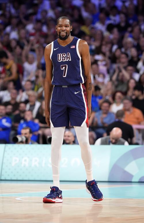 切尔西2-2卡拉巴赫，埃斯特旺、加纳乔破门，哈托失误送礼+送点（切尔西2-2战平卡拉巴赫：埃斯特旺、加纳乔破门，哈托失误送礼并送点）