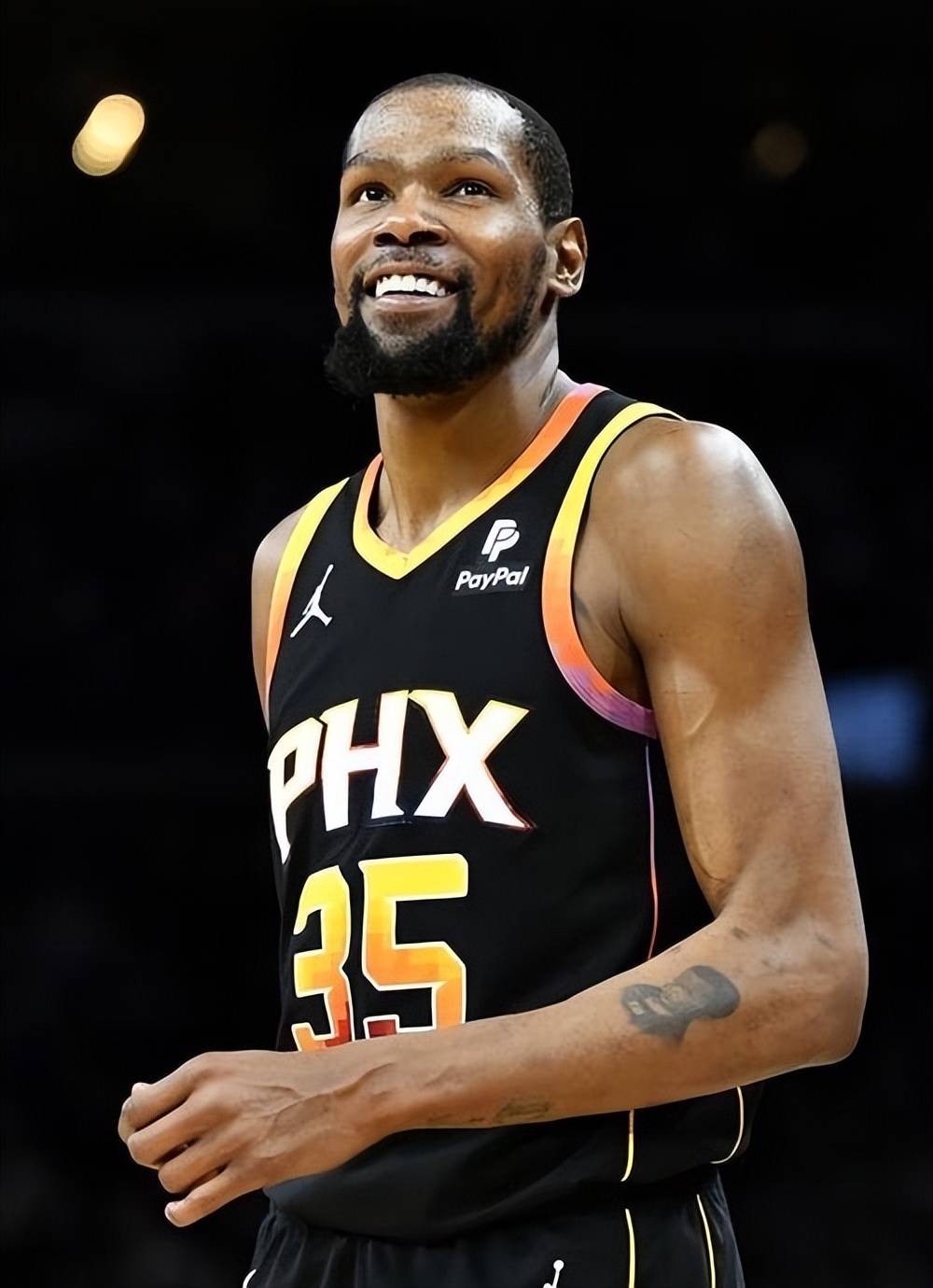 火箭哈登末节爆发连得15分（哈登末节发威为火箭连取15分）