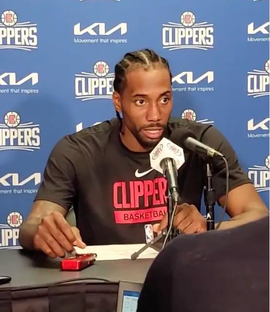 斯洛特帅位悬了？利物浦换帅传闻反转，关键战成救命稻草（斯洛特下课风波生变：利物浦否认换帅，关键一战或成转机）