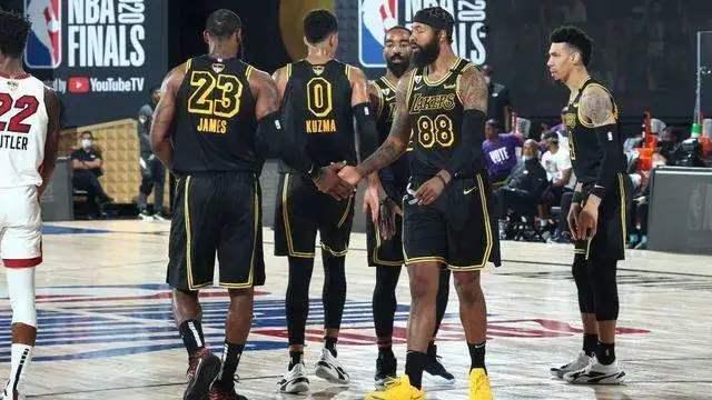 阿迪发言人：德国队球衣销量喜人，按通胀来说阿迪球衣比78年更便宜（阿迪发言人：德国队球衣热销，按通胀计算阿迪球衣比1978年更实惠）