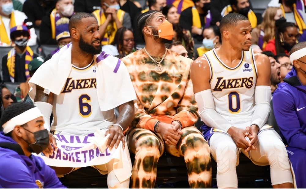 每体：有消息人士称，很难想象维尼修斯下赛季还会留在皇马（每体：知情人士称，维尼修斯下赛季留在皇马希望渺茫）