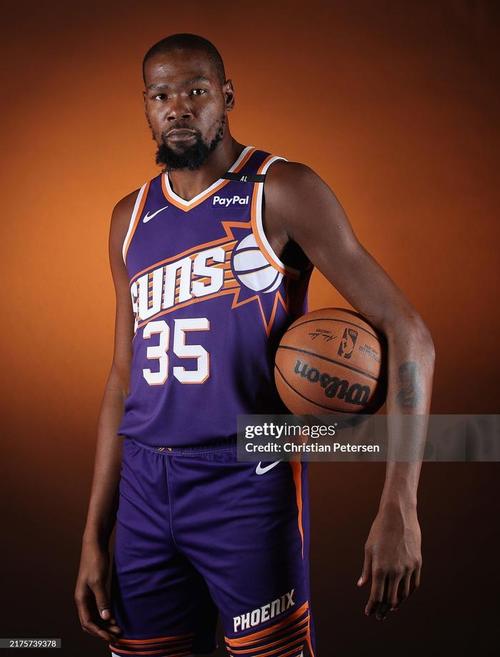 维拉蒂：不排除明年去意甲首次效力，我会在年底看看情况（维拉蒂：明年首次投身意甲有可能，年底再做决定）