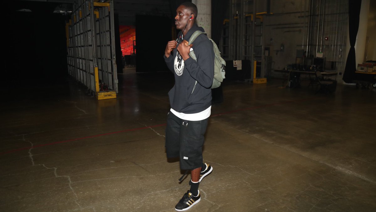 尤文vs卡利亚里首发：弗拉霍维奇领衔！伊尔迪兹、小图拉姆在列（尤文对阵卡利亚里首发出炉：弗拉霍维奇挂帅，伊尔迪兹、小图拉姆入选）