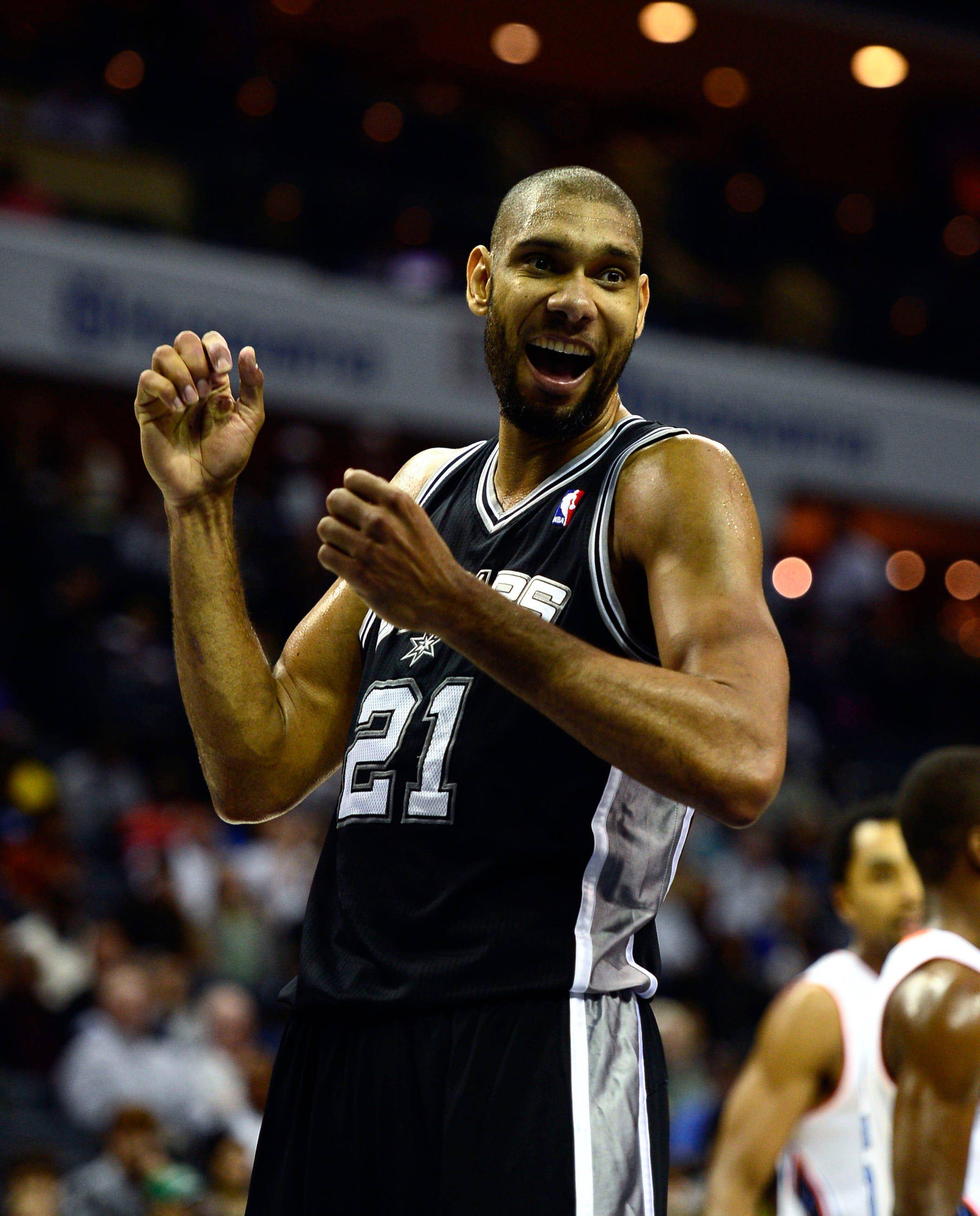 法比奥庆祝足协杯夺冠：将永远存在的时刻，一切荣耀归于上帝（法比奥庆祝足协杯称王：这一刻将被铭记，所有荣耀献给上帝）